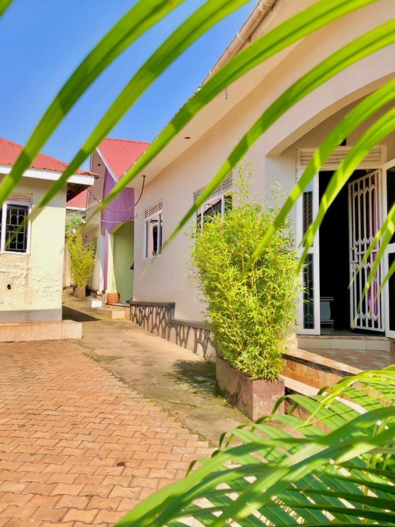 Airport Shoebill Hotel Entebbe Exteriör bild