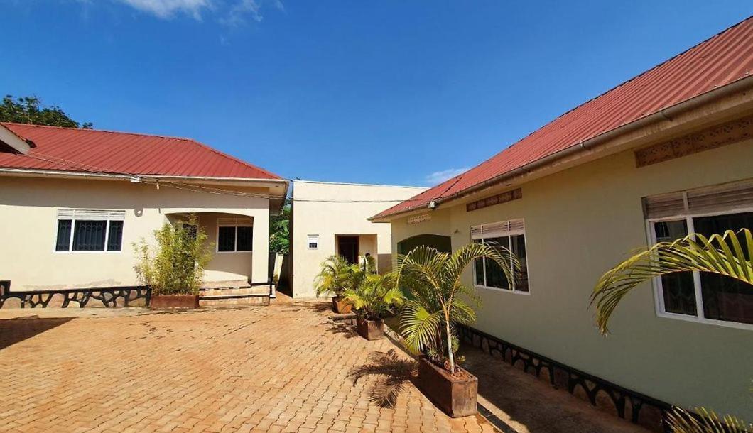 Airport Shoebill Hotel Entebbe Exteriör bild